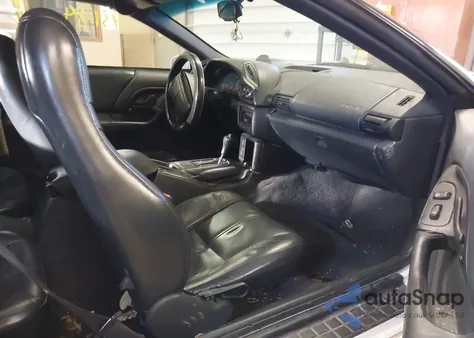 1996 Chevrolet Camaro Z28 z USA, uszkodzony, nr VIN 2G1FP32P0T2151465